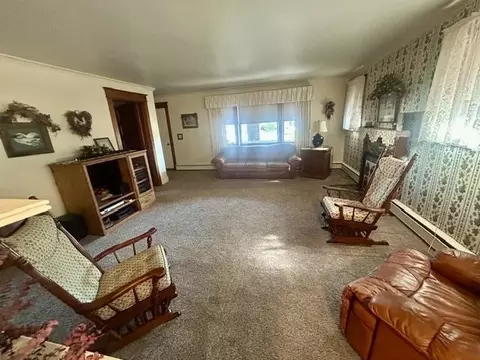 Living - 300 W Maple, Gladwin, MI 48624 photo 1 of 3