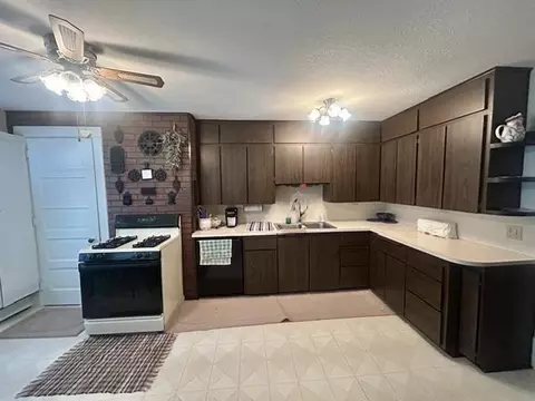 Kitchen - 300 W Maple, Gladwin, MI 48624 photo 1 of 3