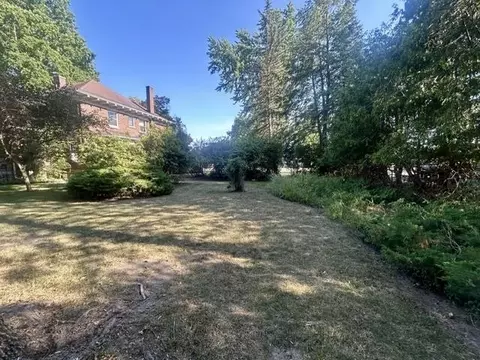 Exterior - 300 W Maple, Gladwin, MI 48624 photo 7 of 12