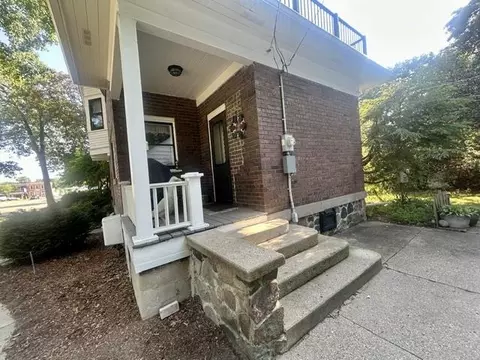 Exterior - 300 W Maple, Gladwin, MI 48624 photo 2 of 12