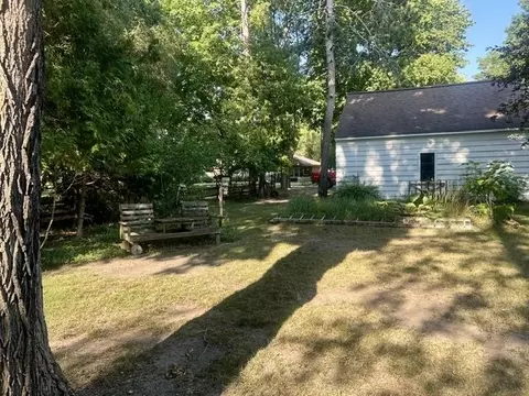 Exterior - 300 W Maple, Gladwin, MI 48624 photo 9 of 12
