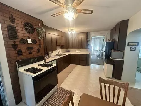 Kitchen - 300 W Maple, Gladwin, MI 48624 photo 3 of 3