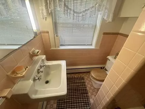 Bath - 300 W Maple, Gladwin, MI 48624 photo 3 of 4