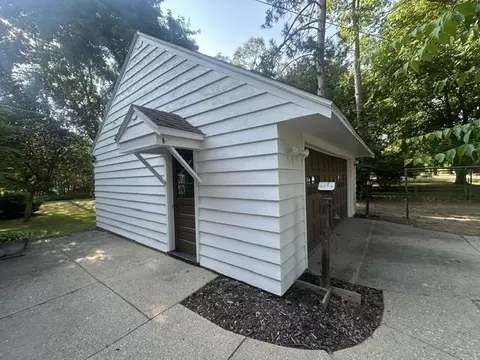 Exterior - 300 W Maple, Gladwin, MI 48624 photo 12 of 12