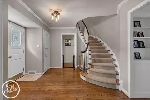 Entry Way - 90 Colonial, Grosse Pointe Shores, MI 48236 photo 1 of 5