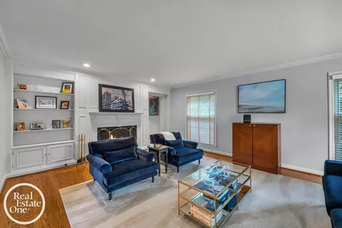 Living - 90 Colonial, Grosse Pointe Shores, MI 48236 photo 3 of 5