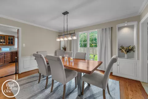 Dining - 90 Colonial, Grosse Pointe Shores, MI 48236 photo 2 of 3
