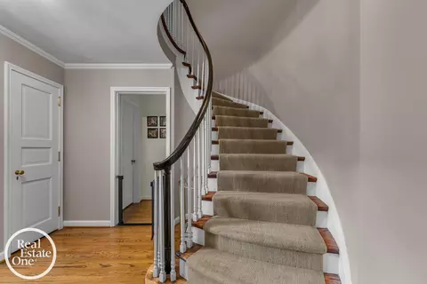 Entry Way - 90 Colonial, Grosse Pointe Shores, MI 48236 photo 3 of 5