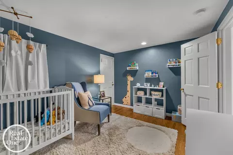 Bedroom - 90 Colonial, Grosse Pointe Shores, MI 48236 photo 1 of 6