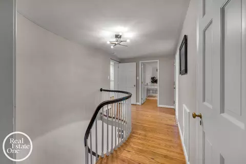 Entry Way - 90 Colonial, Grosse Pointe Shores, MI 48236 photo 4 of 5