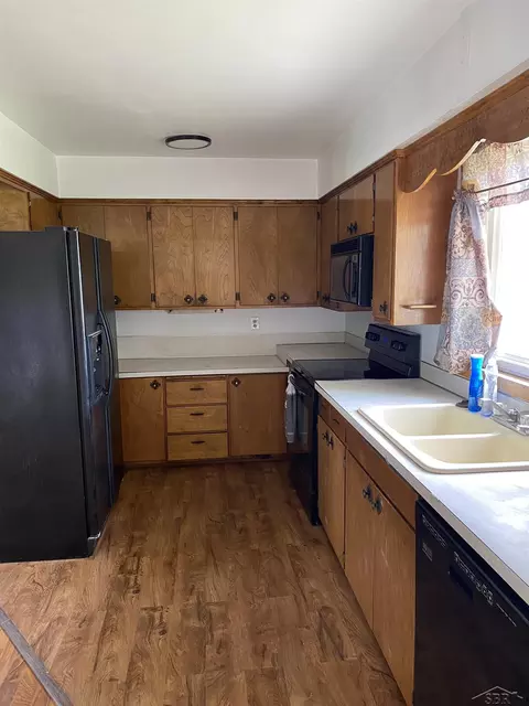 Kitchen - 1032 N Hemlock, Hemlock, MI 48626 photo 2 of 2