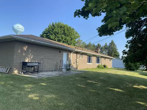 Exterior - 1032 N Hemlock, Hemlock, MI 48626 photo 3 of 5