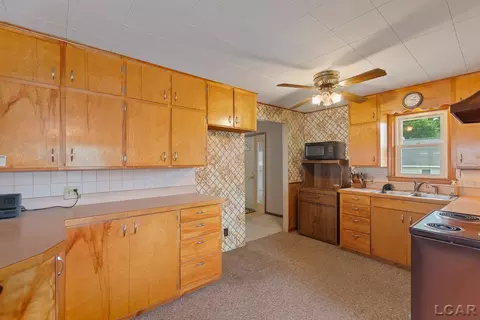 Kitchen - 6565 Winter, Addison, MI 49220 photo 3 of 6