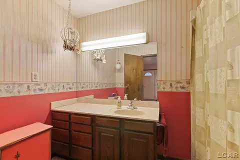 Bath - 6565 Winter, Addison, MI 49220 photo 1 of 1