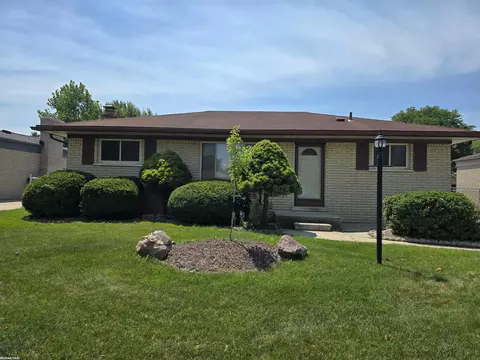 14968 Clemson, Sterling Heights, MI 48313