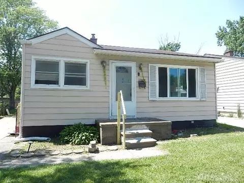22485 Hillock, Warren, MI 48089