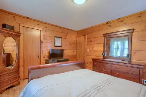 Bedroom - 1945 Saint Clair Blvd, Algonac, MI 48001 photo 2 of 8
