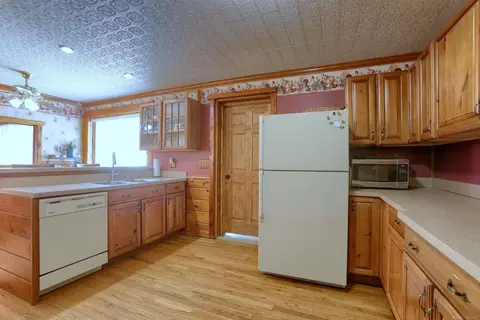 Kitchen - 1945 Saint Clair Blvd, Algonac, MI 48001 photo 4 of 4