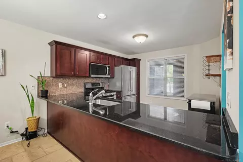 Kitchen - 45658 Rathmore, Macomb, MI 48044 photo 2 of 2