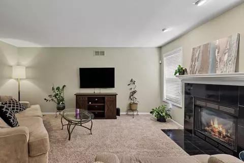 Living - 45658 Rathmore, Macomb, MI 48044 photo 2 of 3