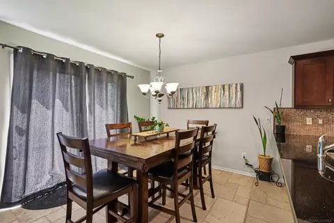Dining - 45658 Rathmore, Macomb, MI 48044 photo 2 of 3
