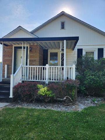 1055 N Scheurmann, Essexville, MI 48732