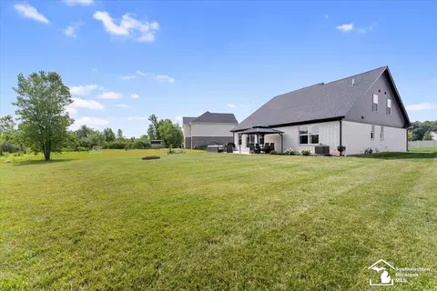 Exterior - 26835 Celtic, Flat Rock, MI 48134 photo 4 of 5