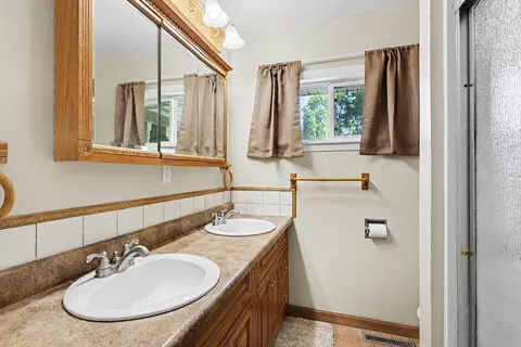 Bath - 12933 Gera, Birch Run, MI 48415 photo 1 of 1