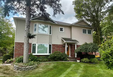 28900 S Riv, Harrison Township, MI 48045