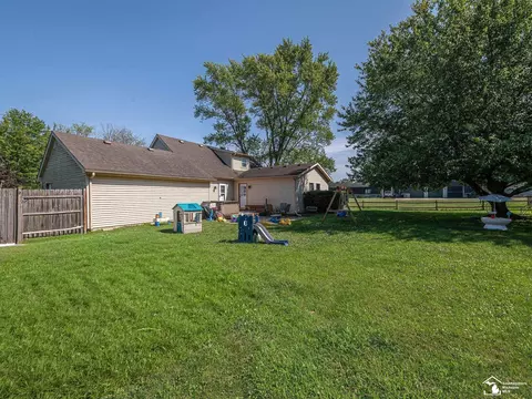 Exterior - 7299 Rumford, Temperance, MI 48182 photo 6 of 9