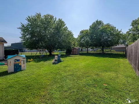 Exterior - 7299 Rumford, Temperance, MI 48182 photo 5 of 9