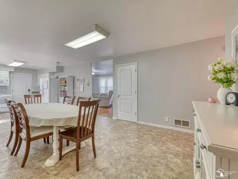 Dining - 7299 Rumford, Temperance, MI 48182 photo 3 of 4