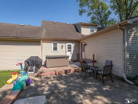 Exterior - 7299 Rumford, Temperance, MI 48182 photo 8 of 9
