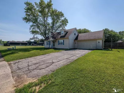 Exterior - 7299 Rumford, Temperance, MI 48182 photo 4 of 9