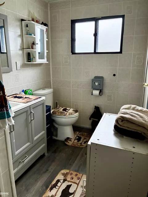 Bath - 4800 Maxson, Hope, MI 48628 photo 1 of 3
