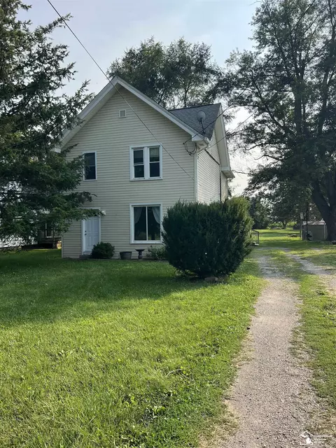 8831 Whiteford Ctr, Ottawa Lake, MI 49267