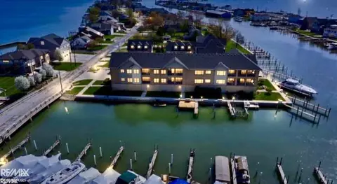 32172 N River Rd #17, Harrison Township, MI 48045