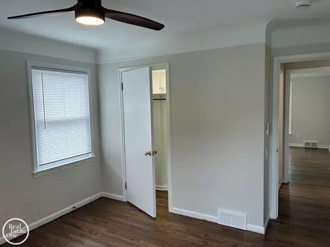 1072 S Brys, Grosse Pointe Woods, MI 48236 photo 13