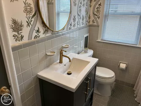 1072 S Brys, Grosse Pointe Woods, MI 48236 photo 17