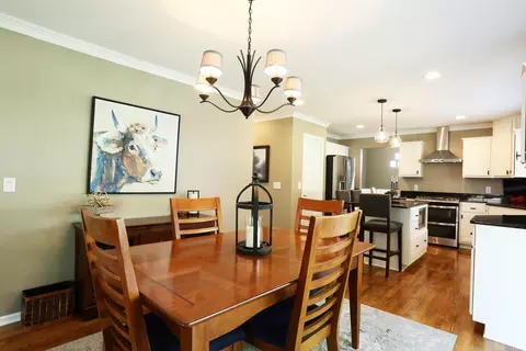 Dining - 48535 Fairmont, Macomb, MI 48044 photo 5 of 6