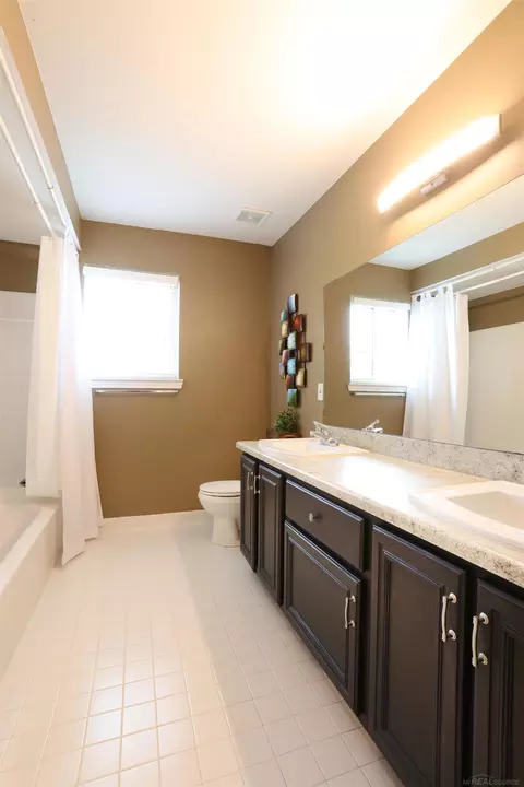 Bath - 48535 Fairmont, Macomb, MI 48044 photo 4 of 6