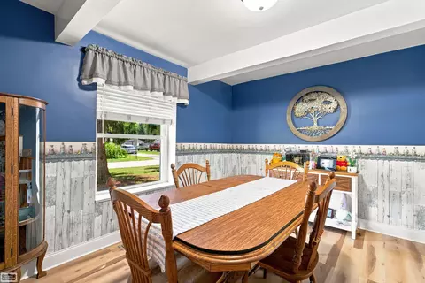 Dining - 105 3rd, Yale, MI 48097 photo 1 of 2