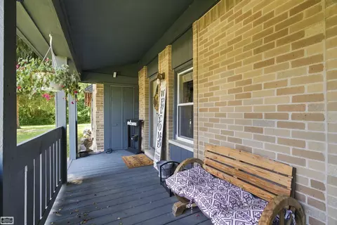 Exterior - 105 3rd, Yale, MI 48097 photo 3 of 11