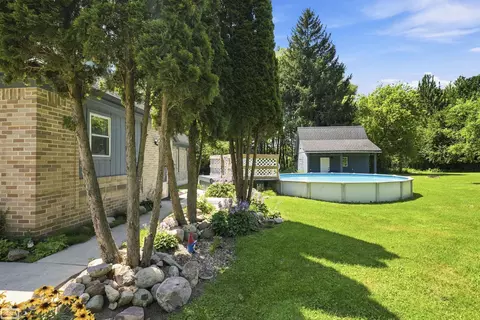 Exterior - 105 3rd, Yale, MI 48097 photo 7 of 11