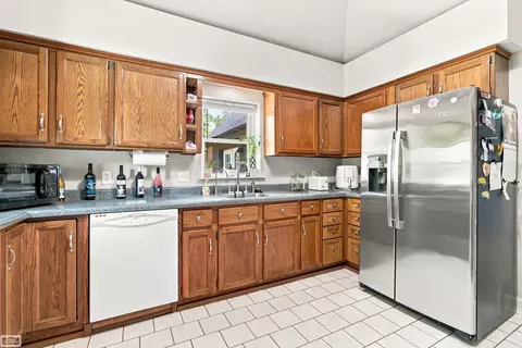 Kitchen - 105 3rd, Yale, MI 48097 photo 3 of 4