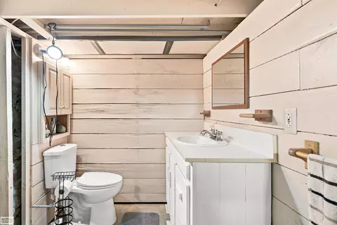 Bath - 105 3rd, Yale, MI 48097 photo 3 of 3