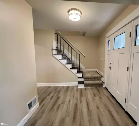 Entry Way - 1173 Highgate, Flint, MI 48507 photo 1 of 2