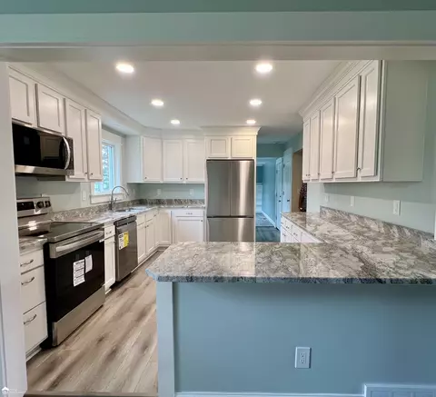 Kitchen - 1173 Highgate, Flint, MI 48507 photo 2 of 4