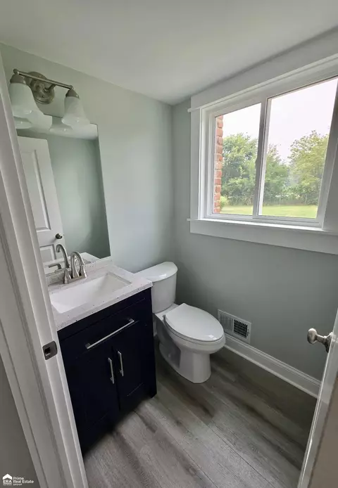 Bath - 1173 Highgate, Flint, MI 48507 photo 1 of 4