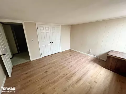 Bedroom - 3130 Pinegate, Flushing, MI 48433 photo 2 of 2